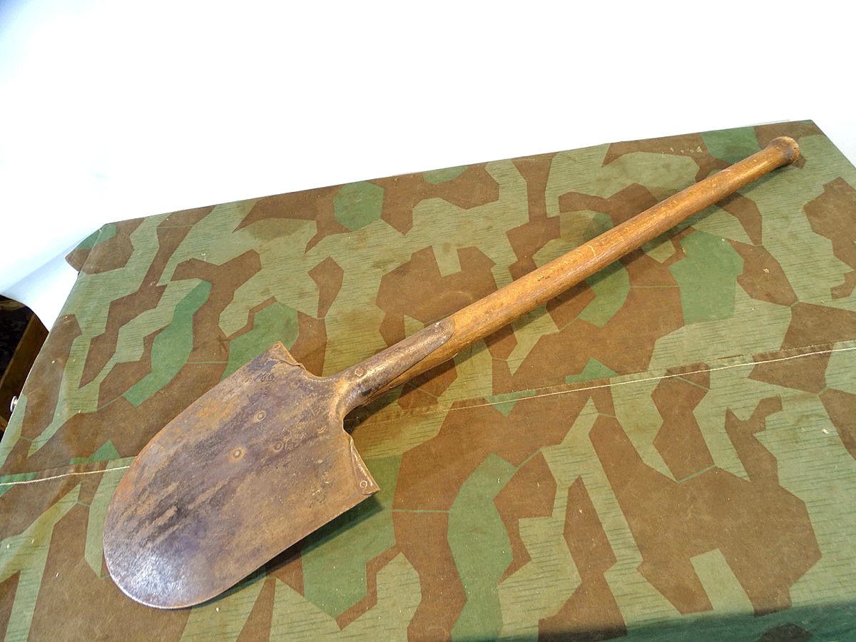 Wehrmacht Schaufel / Pionier Schanzspaten / Feldspaten für Fahrzeuge 1943