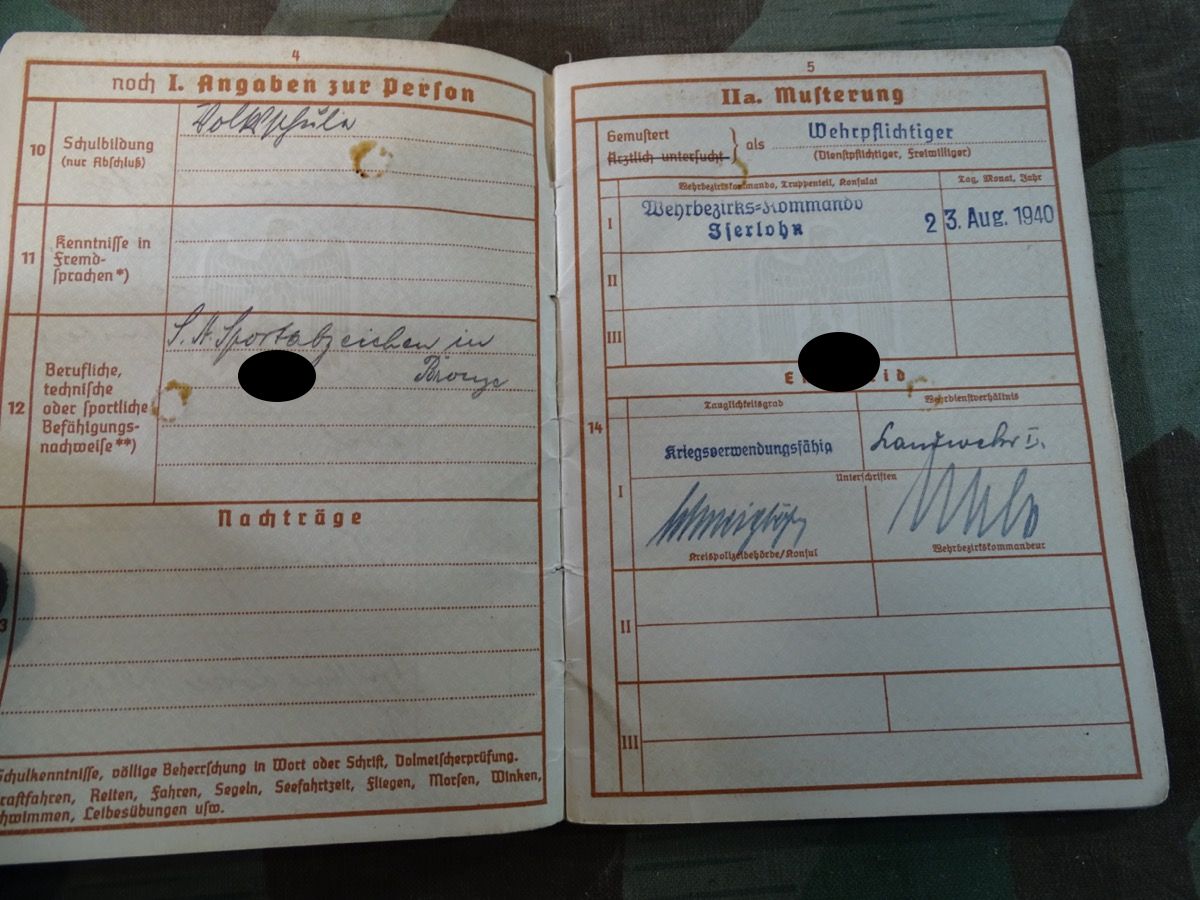 2 Wehrpässe 1. u 2. Weltkrieg mit 2 Hüllen u. Urkunde Ehrenkreuz f. Frontkämpfer 2 Wehrpässe 1. u 2. Weltkrieg mit 2 Hüllen u. Urkunde Ehrenkreuz f. Frontkämpfer