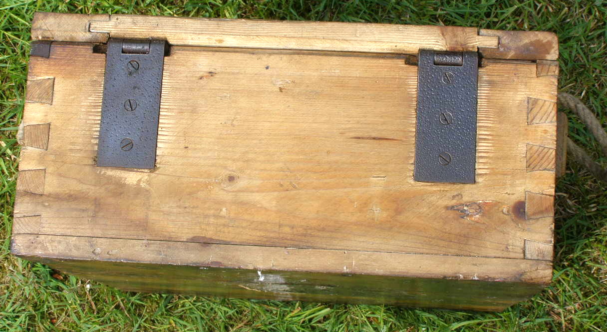 10243-10 Wehrmacht Holzkiste 25 Zünder S 30 für 8,8 Granaten