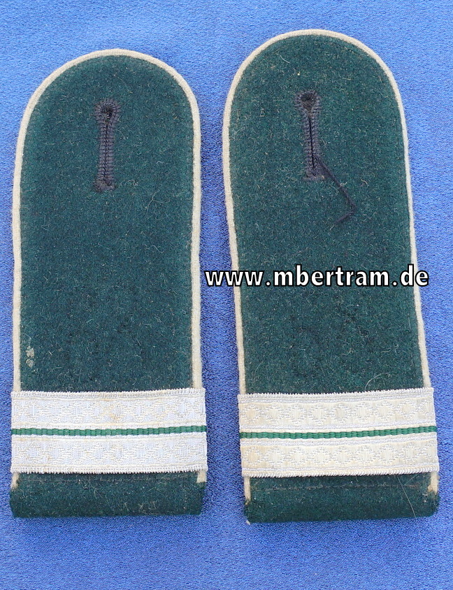 Ein Paar Schulterklappen Wehrmacht Heer Infanterie Mannschaften für einen Anwärter