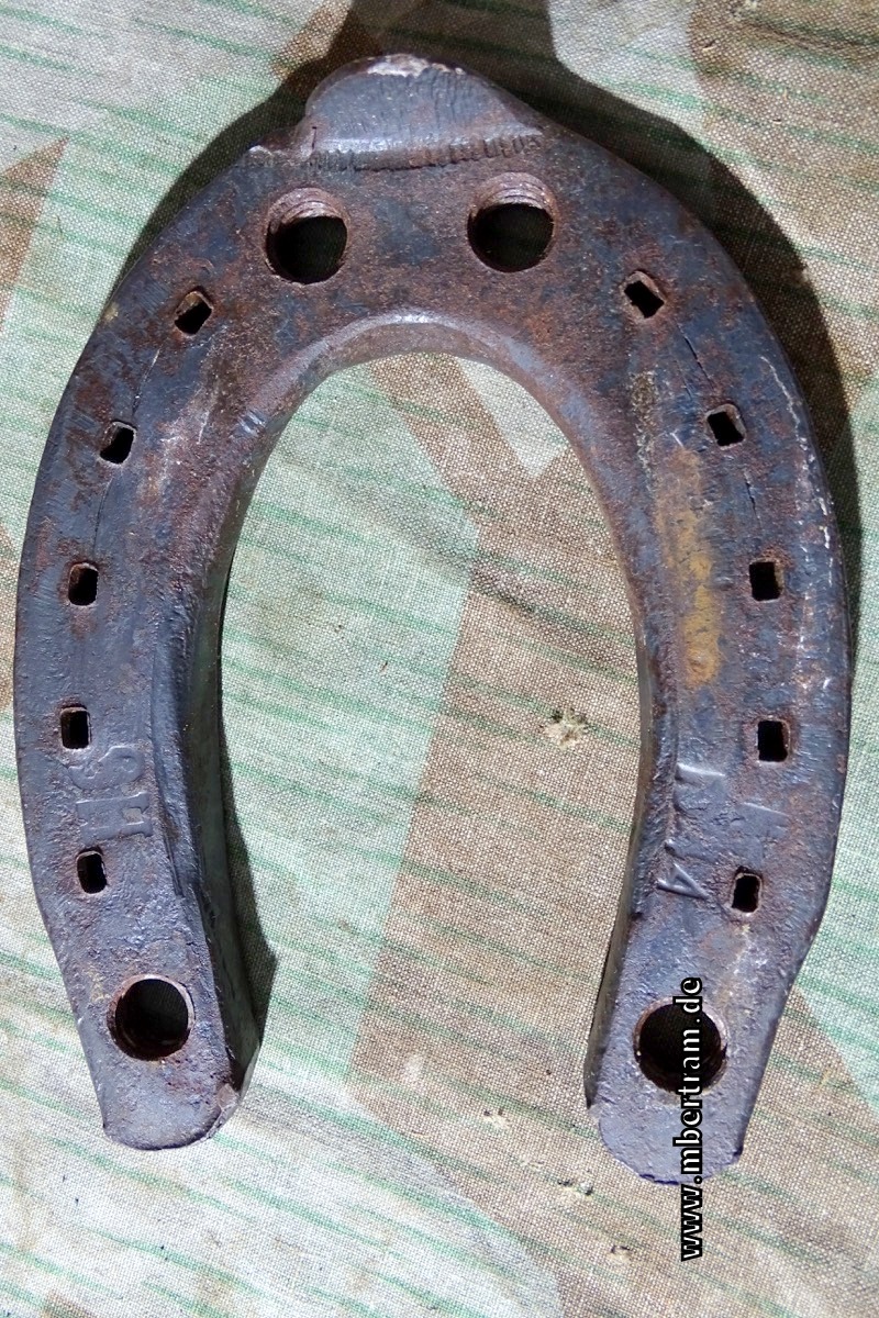 Wehrmacht Kavallerie Hufeisen Gr. H 8,  Stempel  "Hau 1944" schwach lesbar