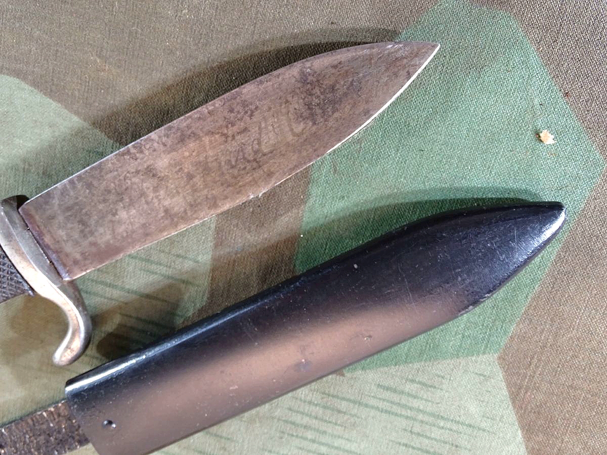 Früher HJ Dolch / Fahrtenmesser mit Devise "Blut und Ehre", Anton Wingen Solingen ges. gesch. Früher HJ Dolch / Fahrtenmesser mit Devise "Blut und Ehre", Anton Wingen Solingen ges. gesch.