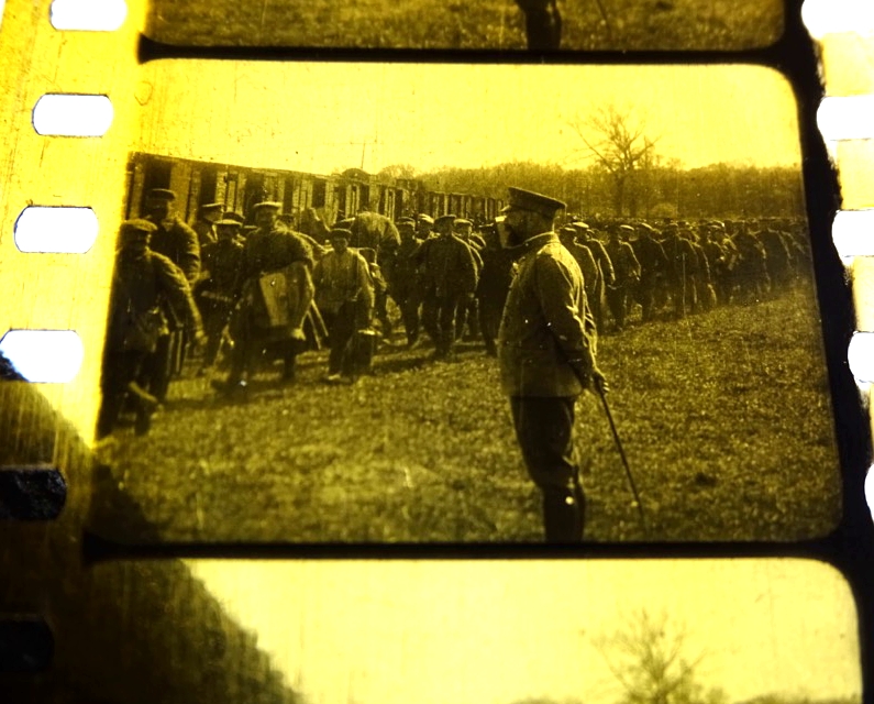 Kleiner 35 mm Film 1. Weltkrieg ? mit Soldaten