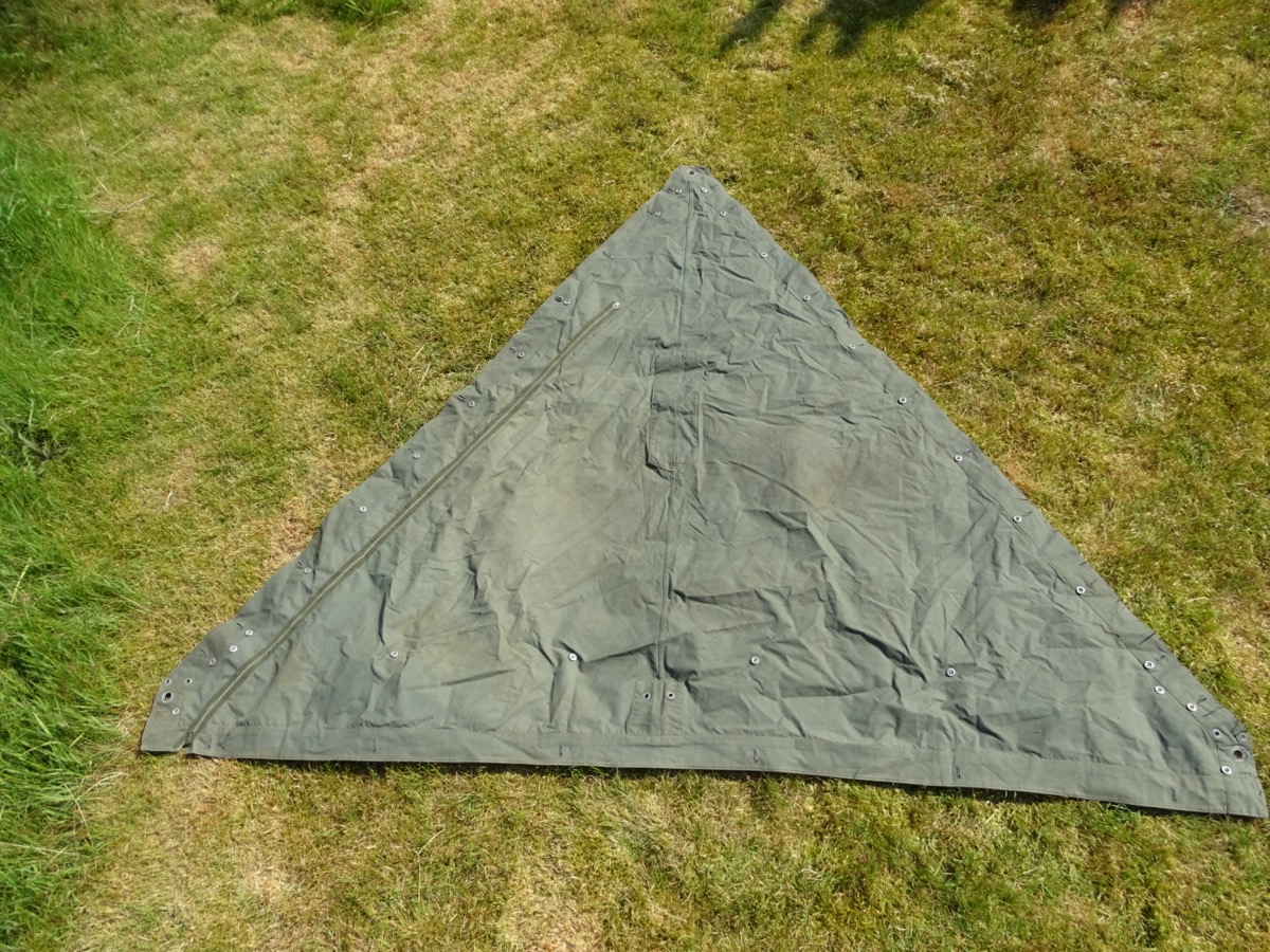Feldgraue Zeltbahn 31 der Marine Hitler Jugend Gebiet 41 Memel , Aluknöpfe, Truppenstempel. Sehr Selten ! (2)