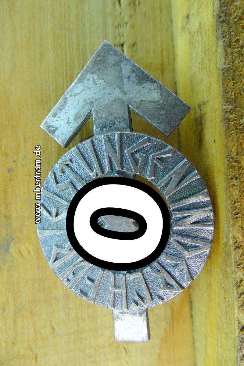 HJ-Leistungsabzeichen in Silber, Cupal, versilbert, Hersteller "RZM M 1/34"