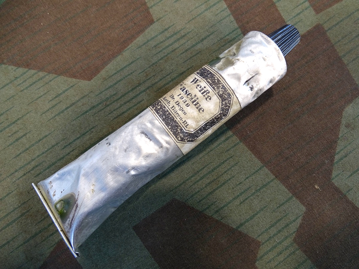 Tube Weiße Vaseline1939, 50 gr. für Luftschutz Verbandkasten, etc. 
