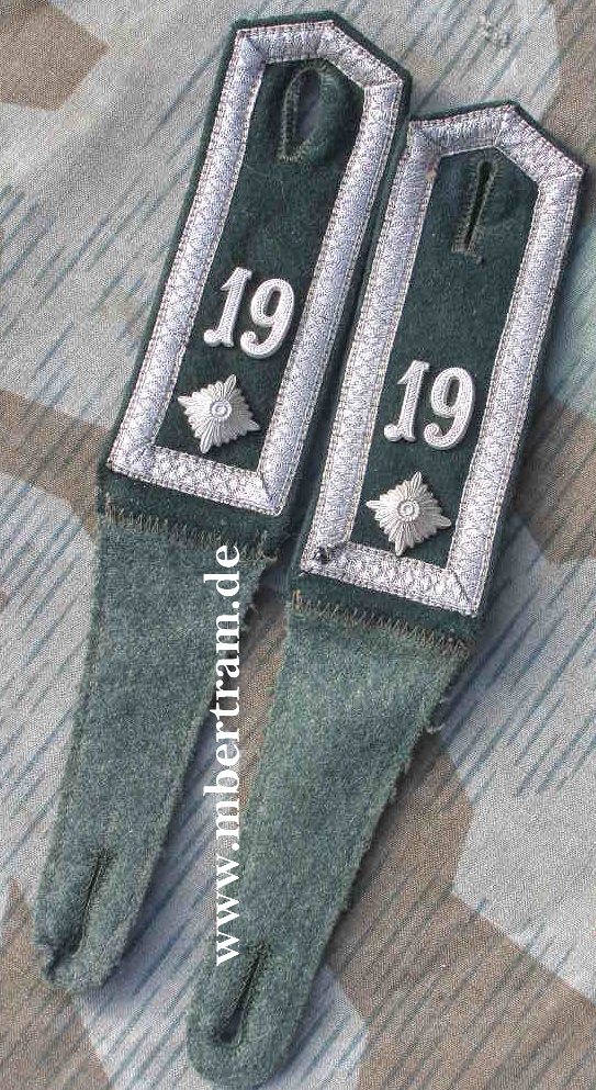 Paar Schulterklappen, Feldwebel, Infanterie Rgt. 19