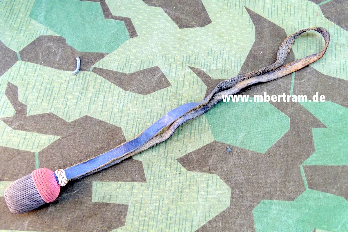 Luftwaffe Faustriemen für Manschaften, techn. Dienst, 1. Gruppe, Kopf rosa/ silbern