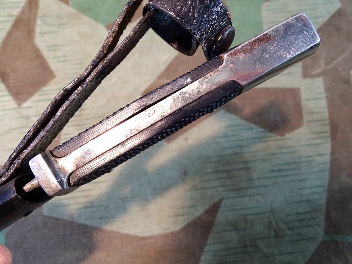 Früher HJ Dolch / Fahrtenmesser mit Devise "Blut und Ehre", Anton Wingen Solingen ges. gesch. Früher HJ Dolch / Fahrtenmesser mit Devise "Blut und Ehre", Anton Wingen Solingen ges. gesch.