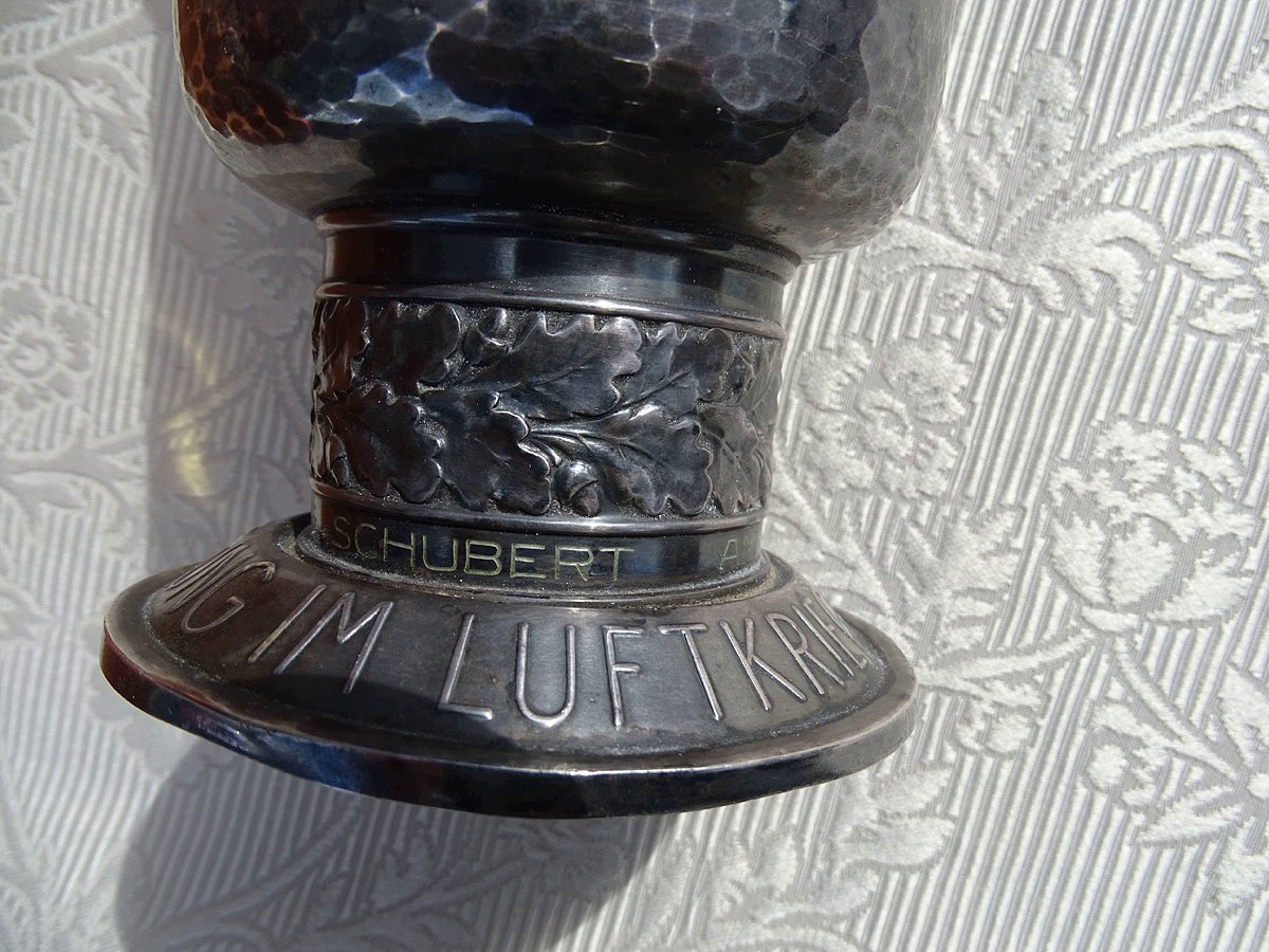 Luftwaffe Ehrenpokal für besondere Leistungen im Luftkrieg für Unteroffizier Ludwig Schubert, Bordschütze, 1942 Luftwaffe Ehrenpokal für besondere Leistungen im Luftkrieg für Unteroffizier Ludwig Schubert, Bordschütze, 1942