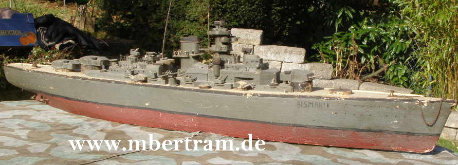 Abholung : Schiffsmodell Schlachtschiff Bismarck. 40er Jahre, ca. 1,30m
