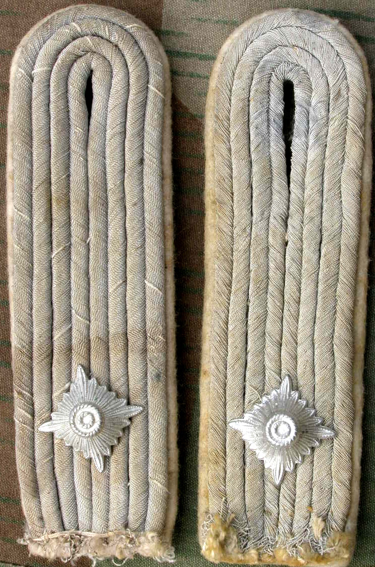 Paar Schulterstücke Stabsarzt d. Wehrmacht, z.aufschlaufen