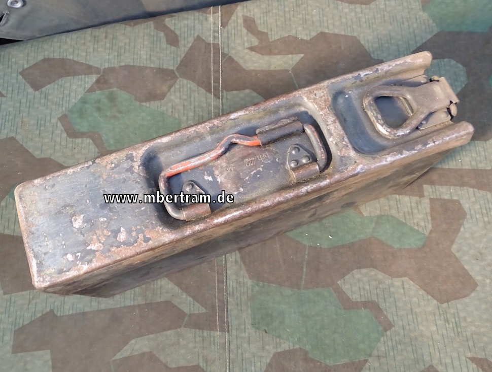 Wehrmacht Gurtkasten / Patronenkasten 34 Luftwaffe, " brh 42 / WaA"