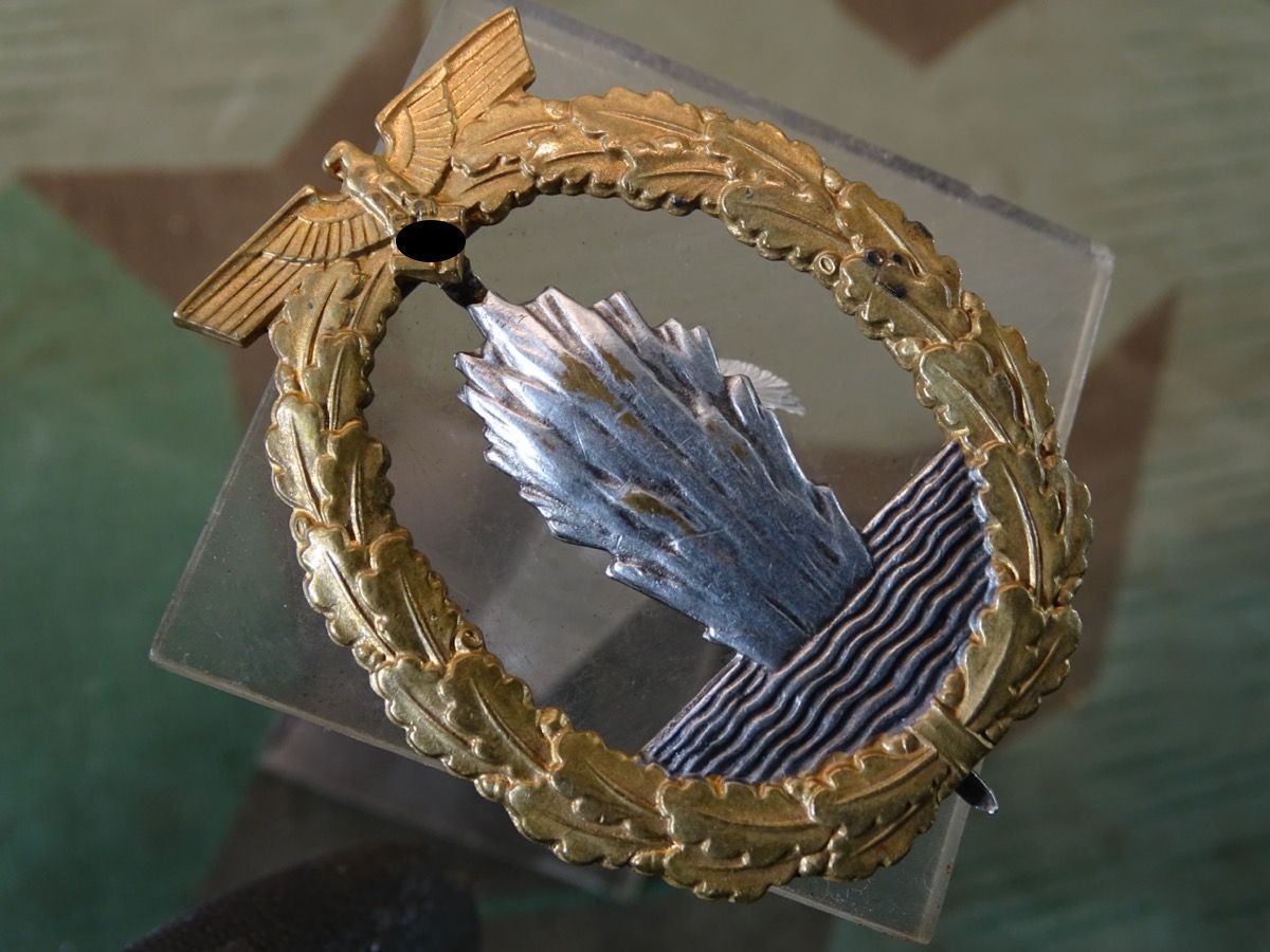 Minensucher Kriegsabzeichen, Buntmetall, Hst.: "Fec. Otto Placzek Berlin - Ausf. Schwerin Berlin"