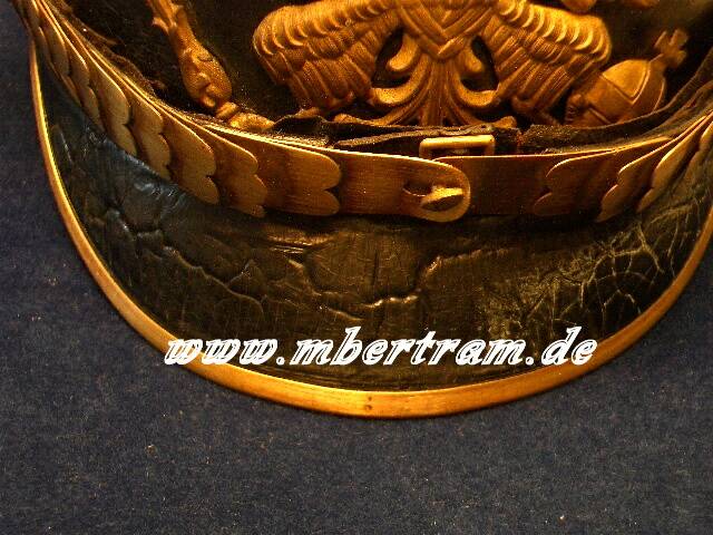 876-9 Preussische Offizierspickelhaube , Leder.