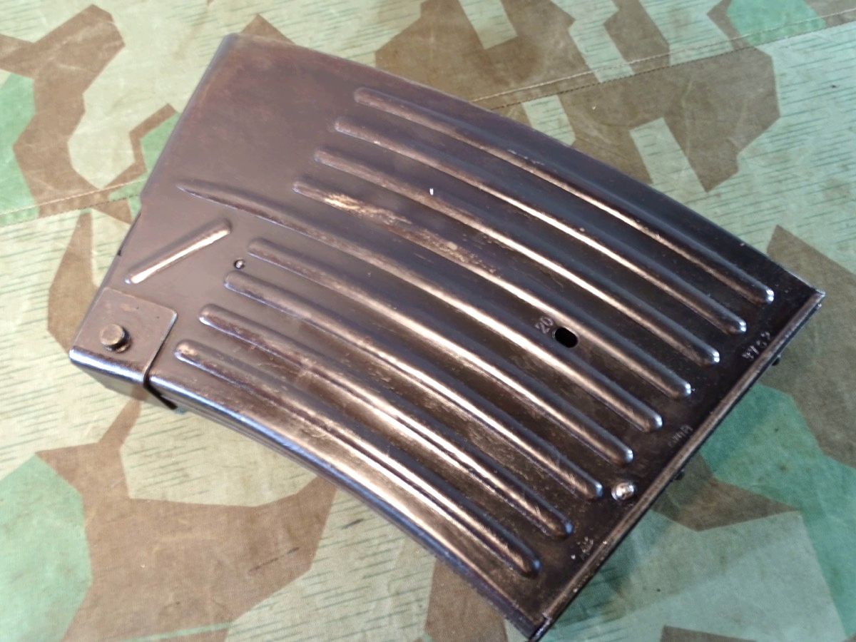 Magazin für Wehrmachts 2 cm Flak 30 oder 38, guter Zustand. Code ema ( Hilden Rhl. ) 