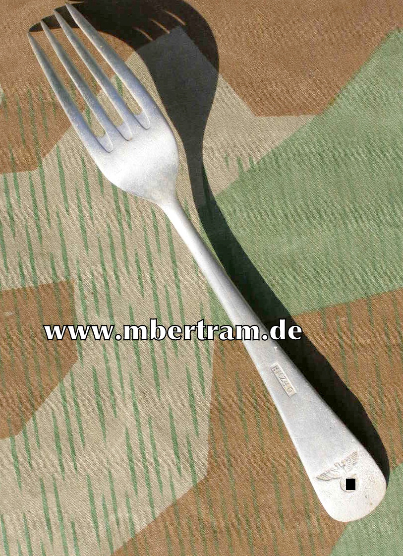 Wehrmacht Gabel, Hersteller: "H.M.Z.40", WH Adler