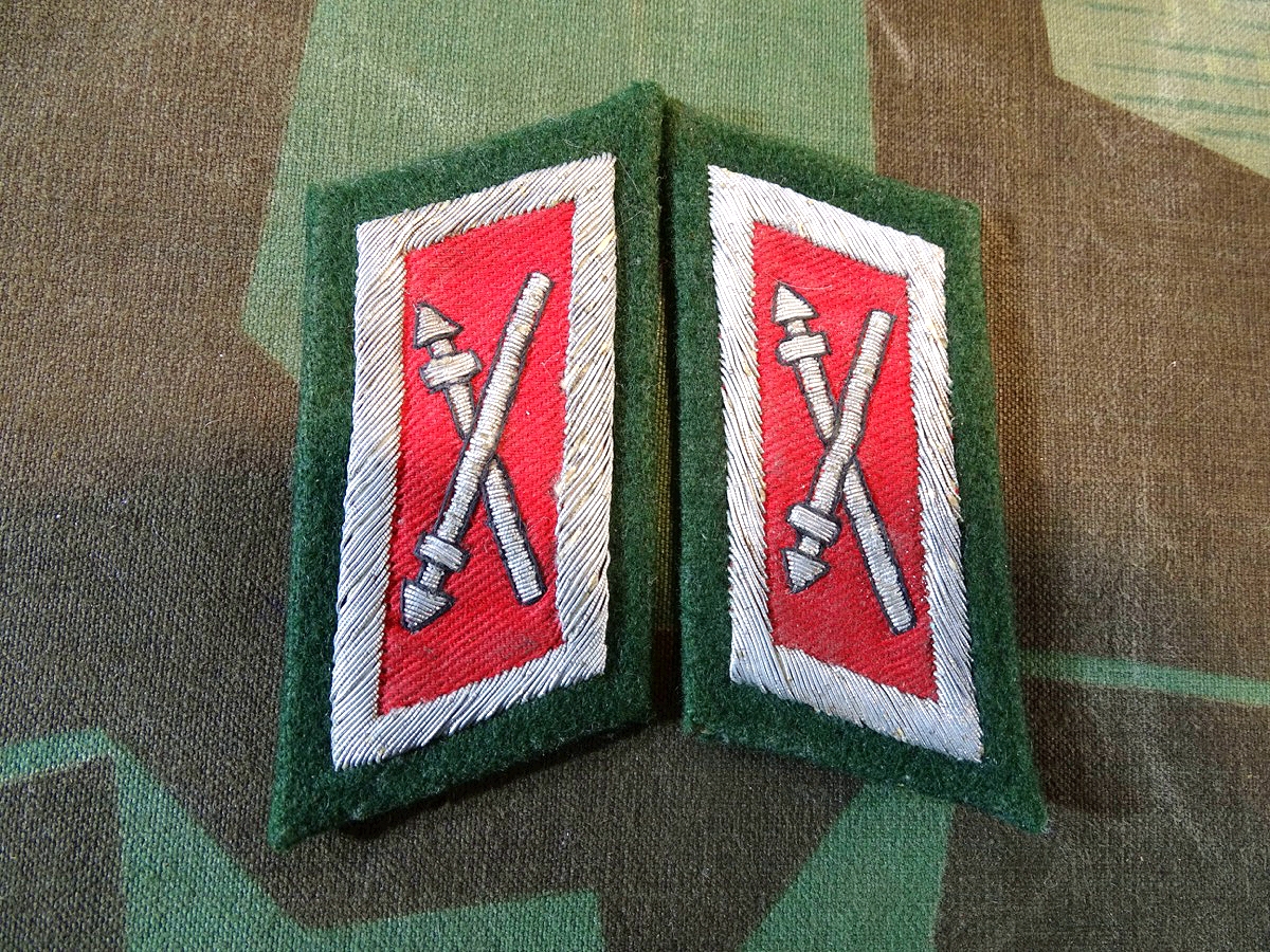 Wehrmacht Heer Paar Kragenspiegel für Offiziere der freiwilligen Kosaken Einheiten, handgestickt