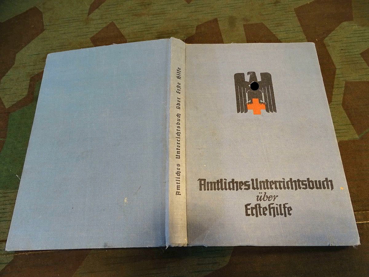 Amtliches Unterrichtsbuch über Erste Hilfe, 1938, 1. Auflage  ca. 263 S.