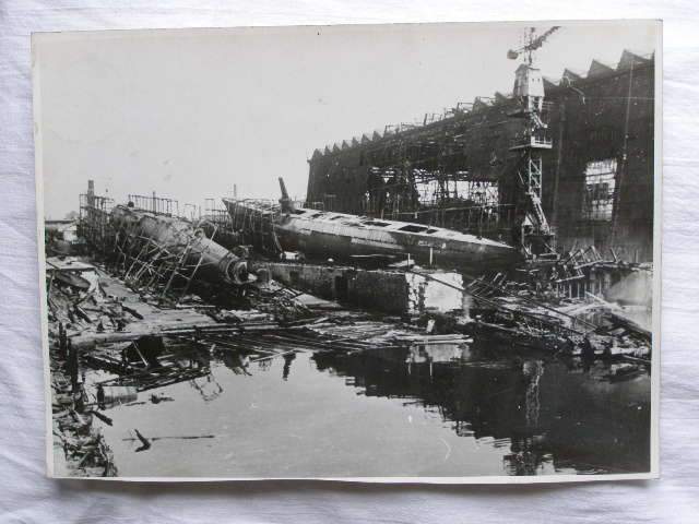 Grosses Pressefoto Zerstörte U-Boot Werft, 04.09.1941