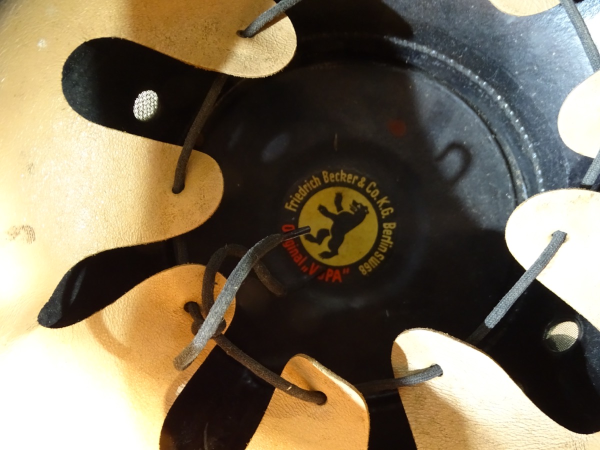 Polizeitschako für Mannschaften, frühe Nachkriegszeit, Bastlerstück Polizeitschako für Mannschaften, frühe Nachkriegszeit, Bastlerstück