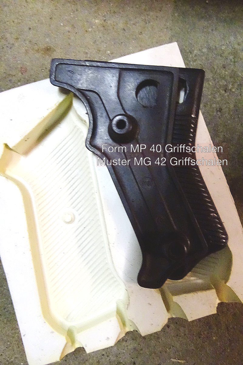 20071-19 135 Gussformen für historische Pistolen und MP / MG Griffschalen , komplettes Gewerbe