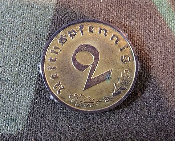2 Geldmünze 2 Reichspfennig 1936, seitlich aufgeblüht, sonst schön.