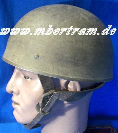 2575-4 England: Fallschirmjäger Helm "BMB 1943, Gr.7 1/8"