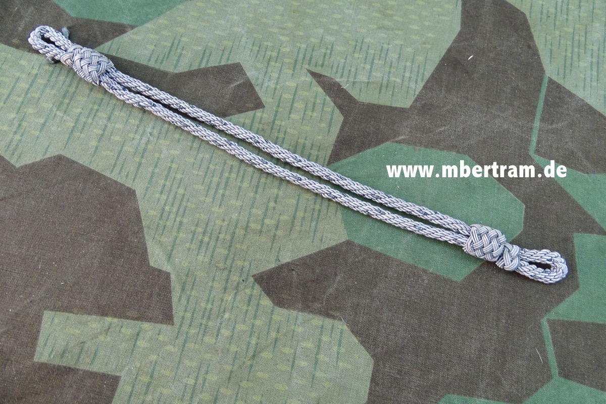 WK 2 Mützenkordel für Offiziers Schirmmütze, silbern, graue Durchzüge, 32cm