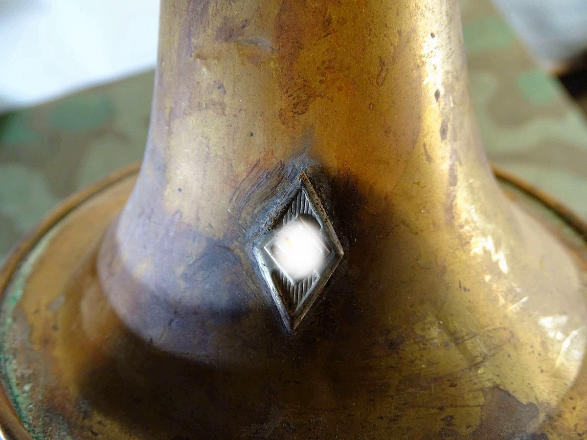 HJ Fanfahre eines HJ Musikzuges mit HJ Emblem mit HK