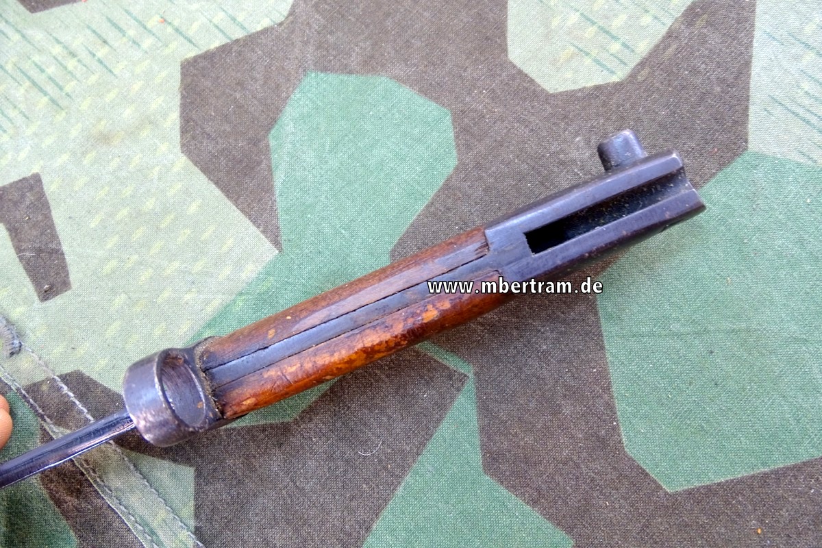 Langes Seitengewehr, uns unbekannt, wohl Variante des  M 98/22, ohne Scheide
