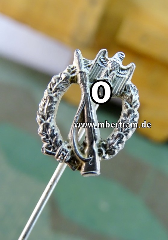 Infanteriesturmabzeichen in Silber -Miniatur, 16 mm, Buntmetallfertigung, Hst.: "WH"