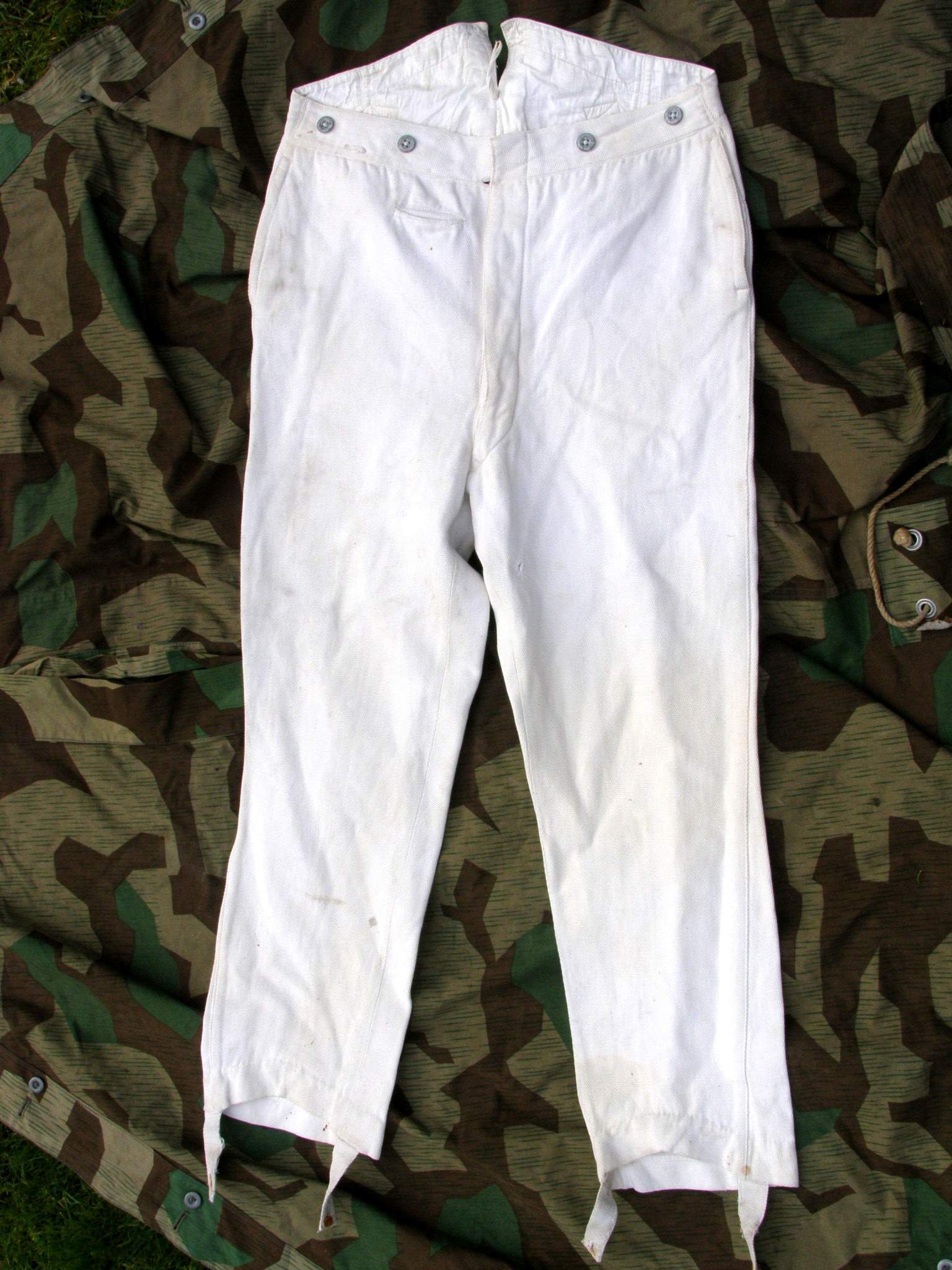 Weise Uniformhose 1. WK, 4-Loch Knöpfe, Uhrentasche
