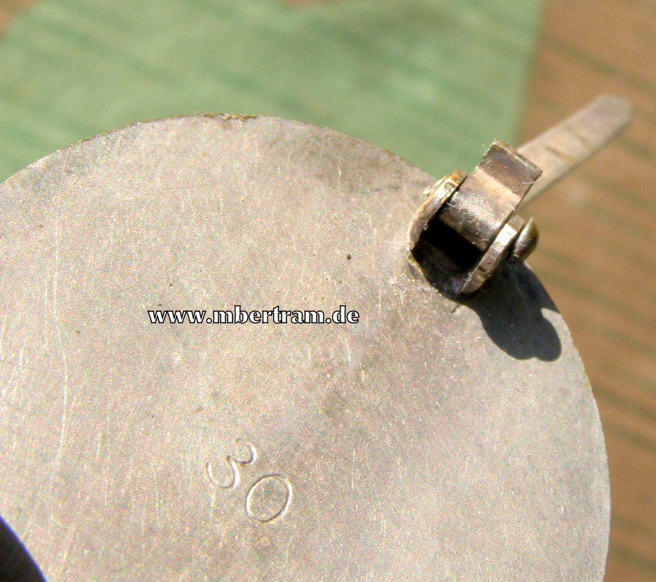VERWUNDETEN ABZEICHEN 1939 BUNTMETALL IN SILBER HERSTELLER 30