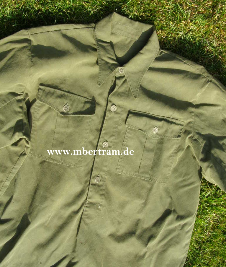 Waffen SS / Wehrmacht Heer: grünes Uniform Hemd