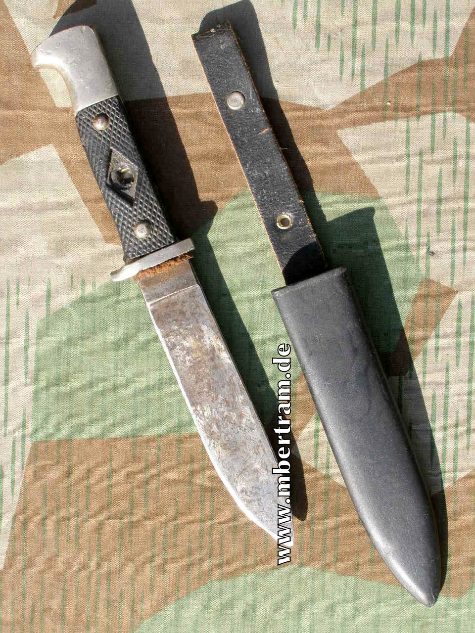 Altes Fahrtenmesser, Hst. :"Hubertus", Form wie HJ Dolch