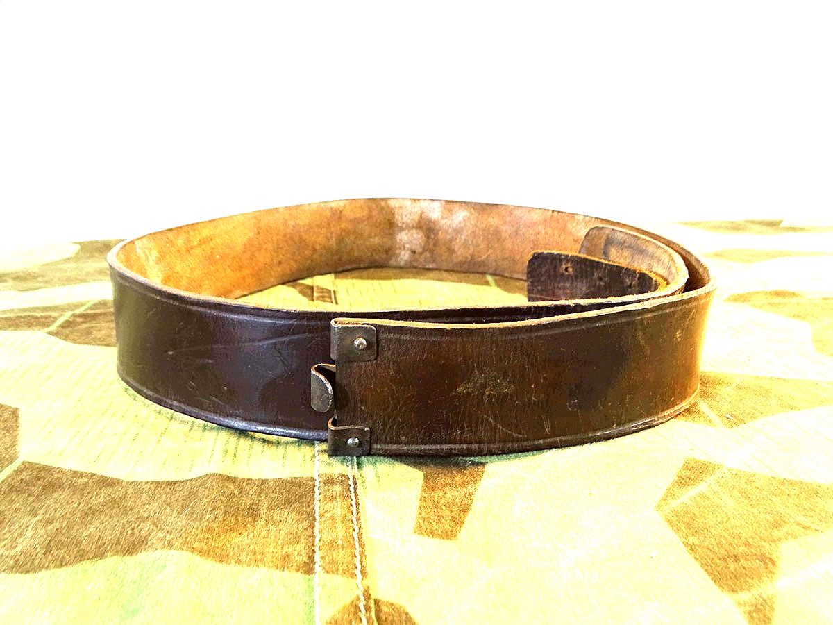 Brauner Koppelriemen für Partei Gruppierungen HJ / SA, NSKK etc. 95 cm.  Brauner Koppelriemen für Partei Gruppierungen HJ / SA, NSKK etc. 95 cm.