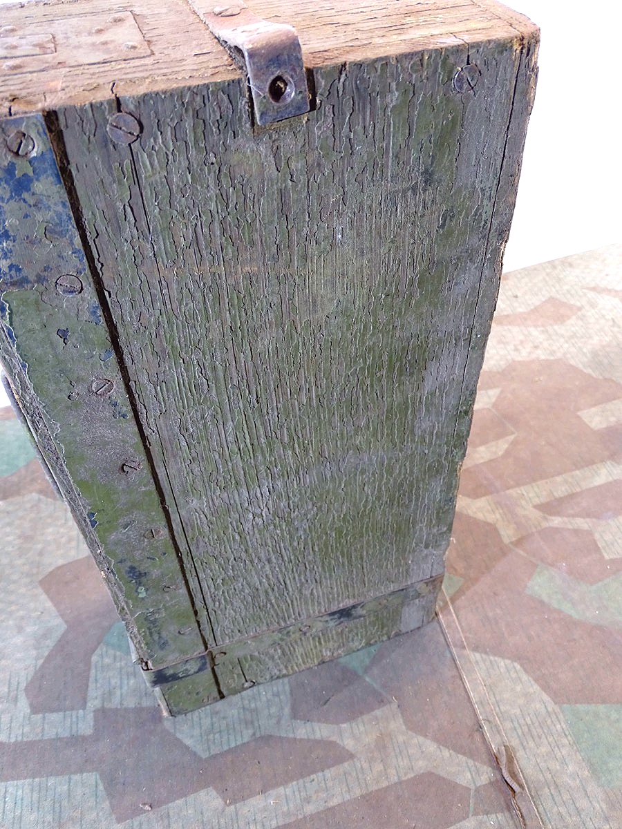 20641-10 Holz Patronenkasten / Gurtkasten MG Schwarzlose mit Gurt, 1. Weltkrieg