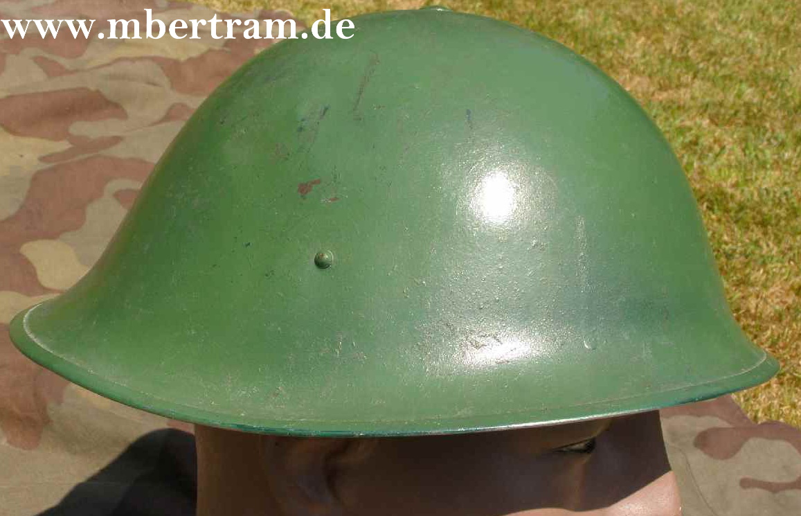 England, Stahlhelm (Mark IV ?), gebraucht, mit Innenhelm