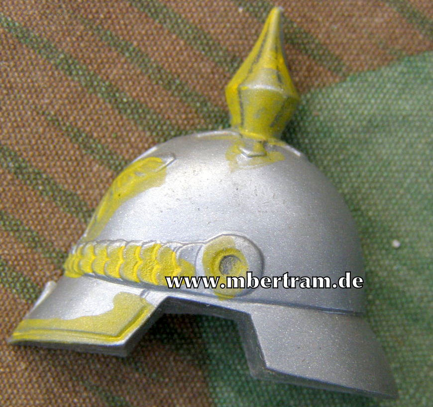 WHW "Pickelhaube", 1940/41 Kunststoffabzeichen mit Nadel