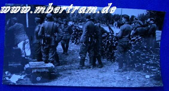 Pressefoto : "Erbeutete Polnische Waffen/ Gewehre" 16x8cm