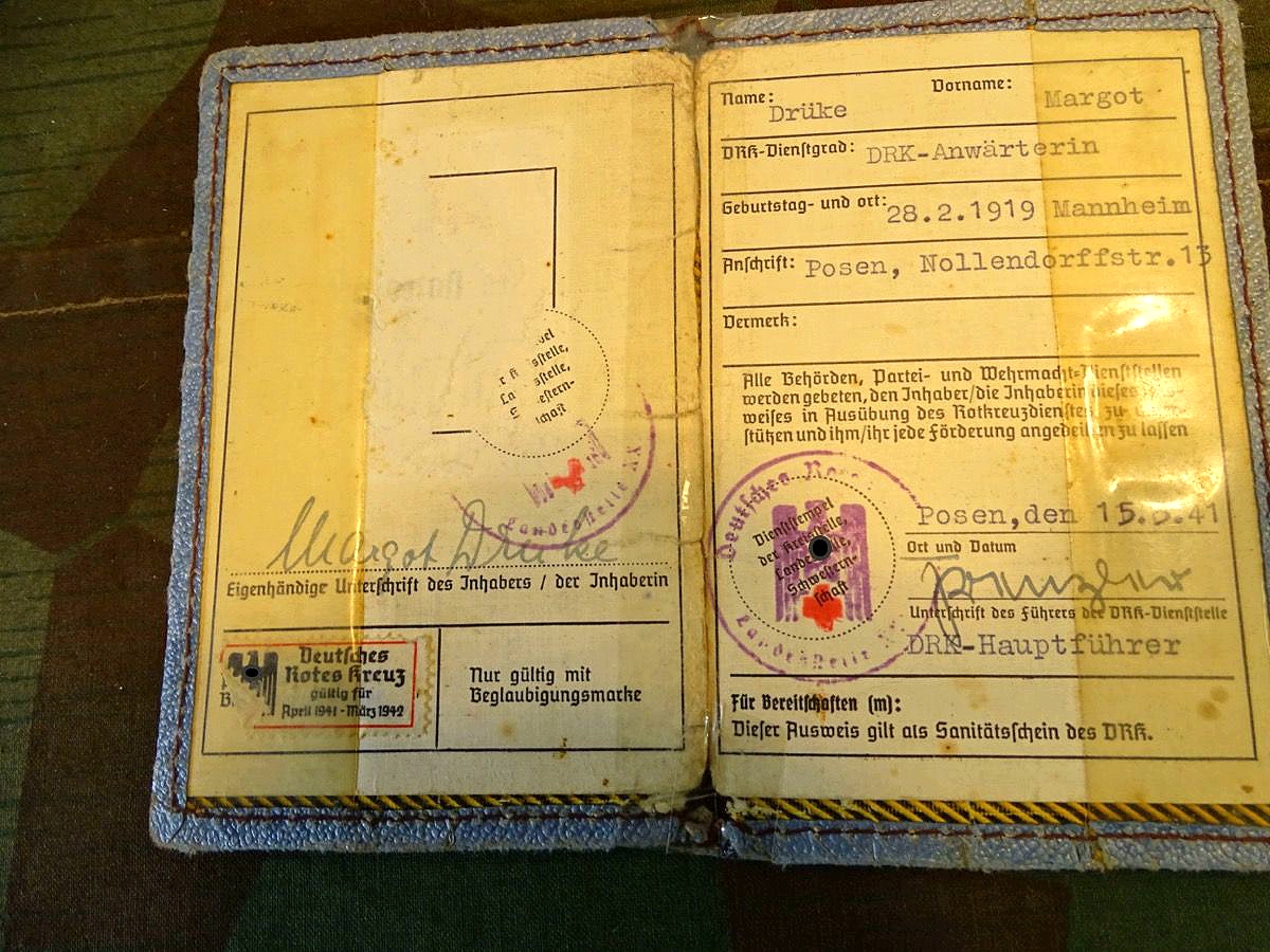 Mitgliedsausweis der DRK Anwärterin Margot D. 1941