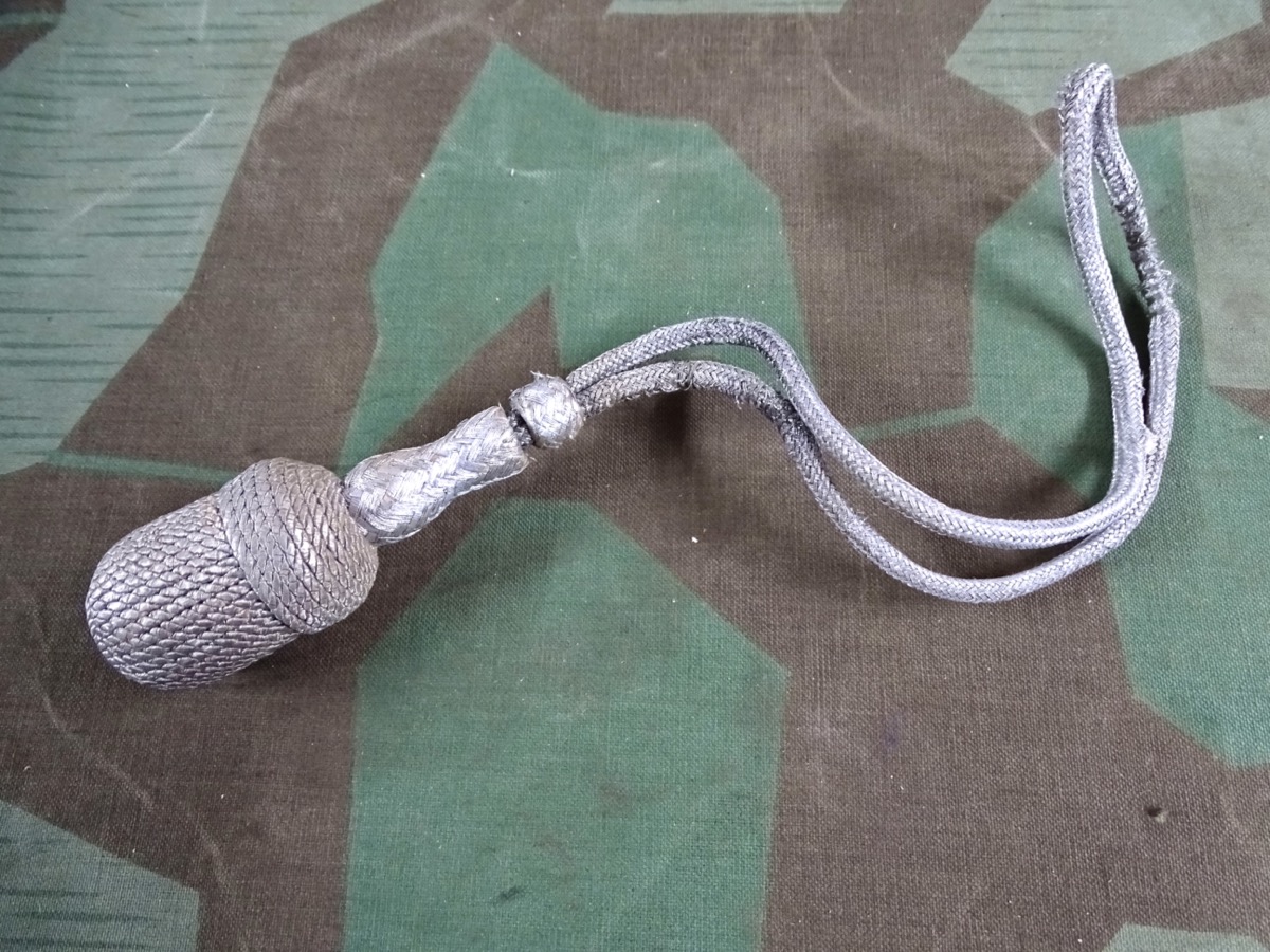 Luftwaffe Portepee für den Offiziersdolch, getragen