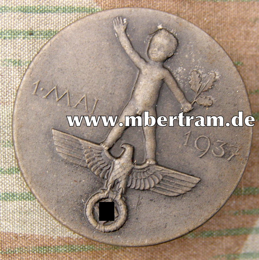 1. MAI 1937 TAG DER ARBEIT,  Metallabzeichen