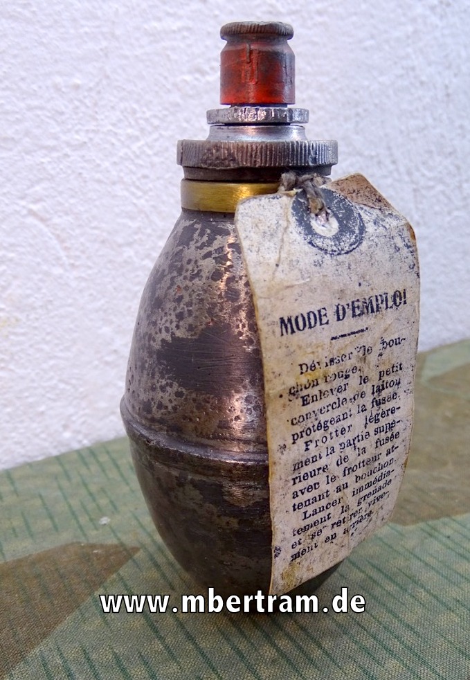 Französische Deko Gas Handgranate 1. Weltkrieg mit  Zünder