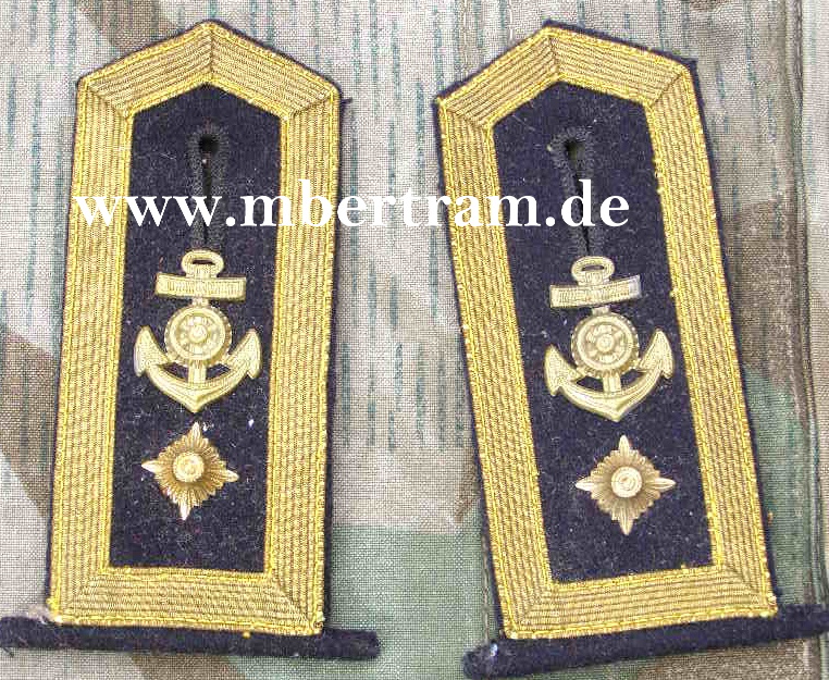 KM: Paar Schulterklappen, Maschinist / Feldwebel