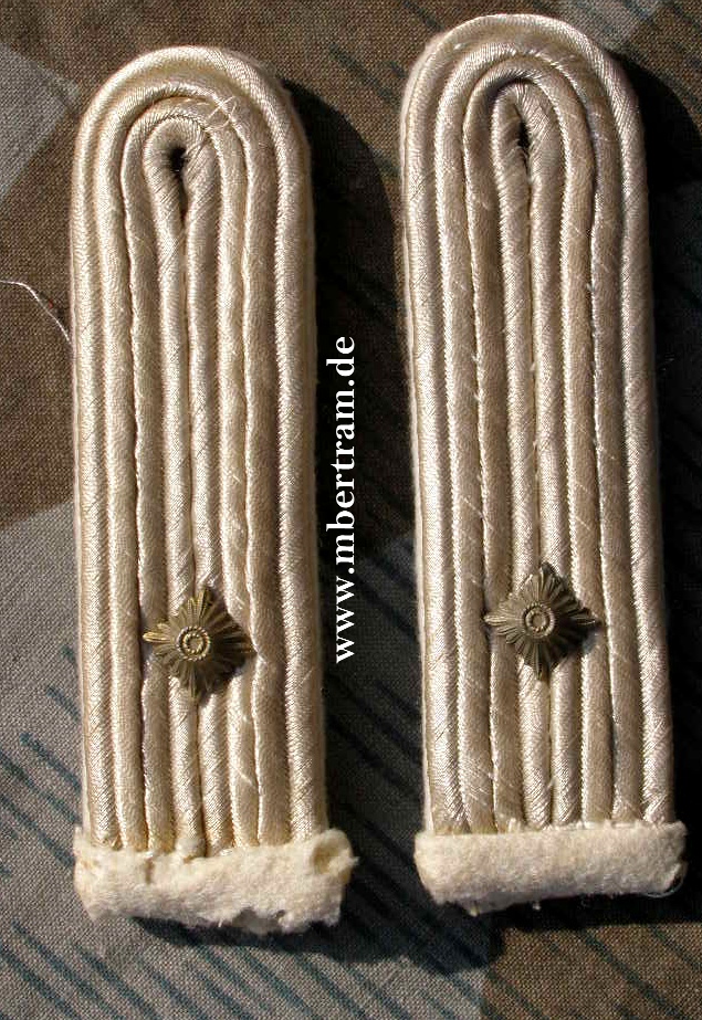 Paar Schulterklappen Oberleutnant KM, Heer, Sommerjacke