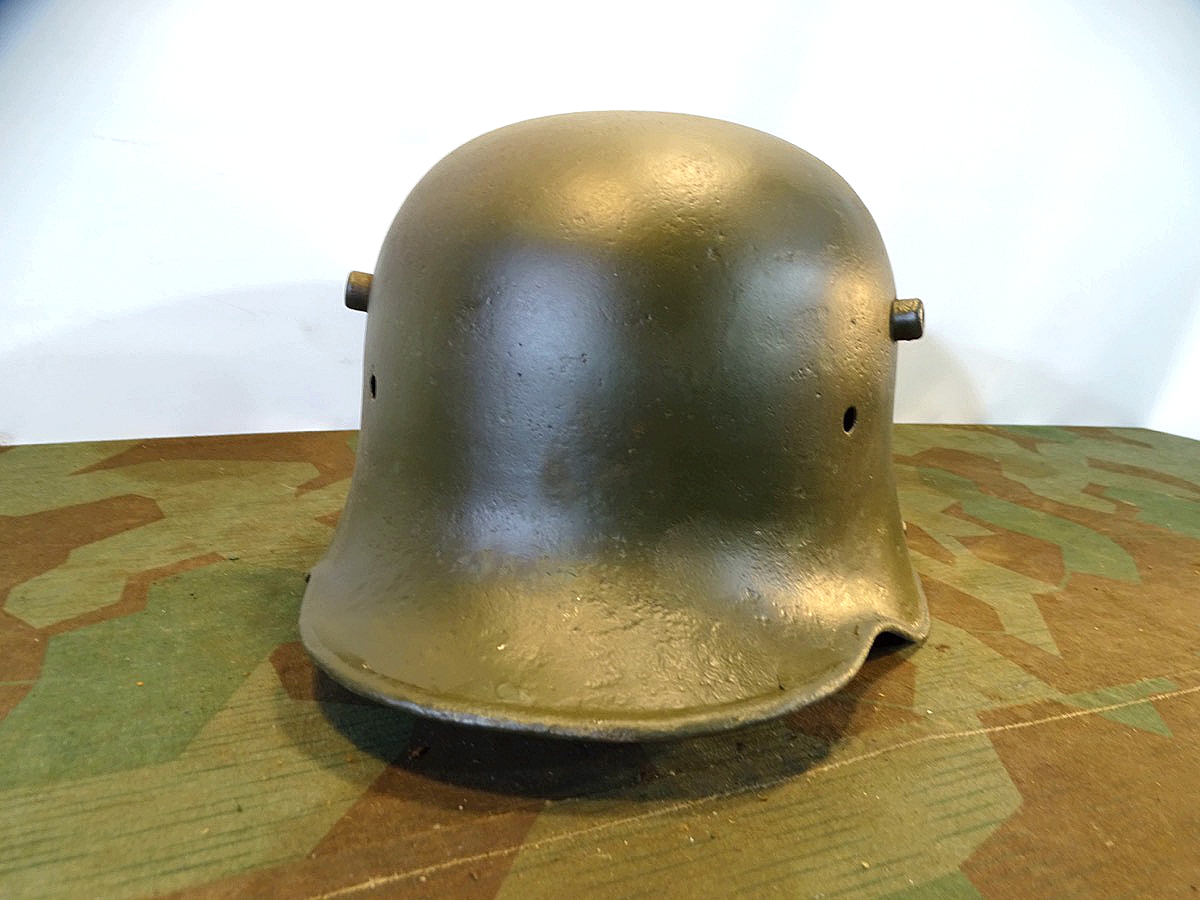 Stahlhelm 1. Weltkrieg M 16, restaurierte Helmglocke ohne Innenleben