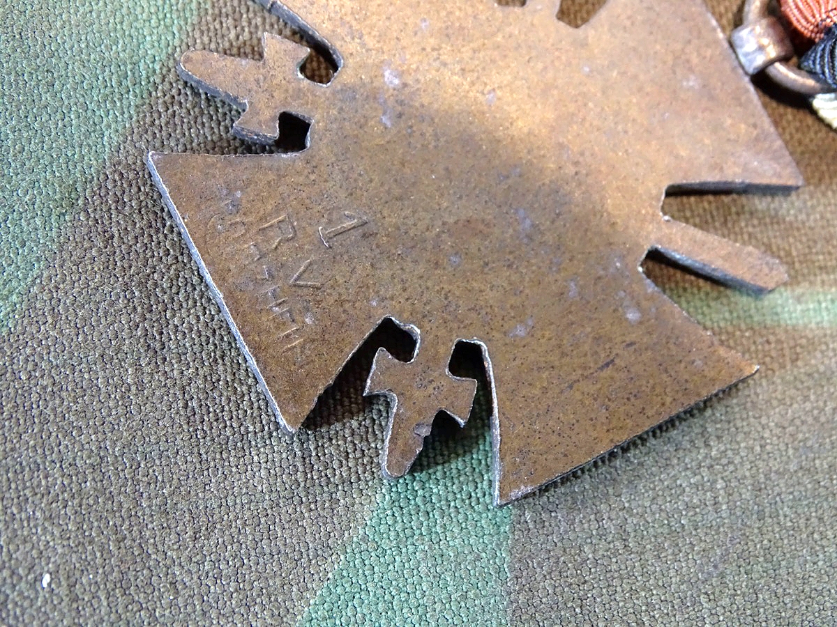 Ehrenkreuz für Frontkämpfer 1914/ 1918 mit Schwertern. 1 R.V. Pforzheim