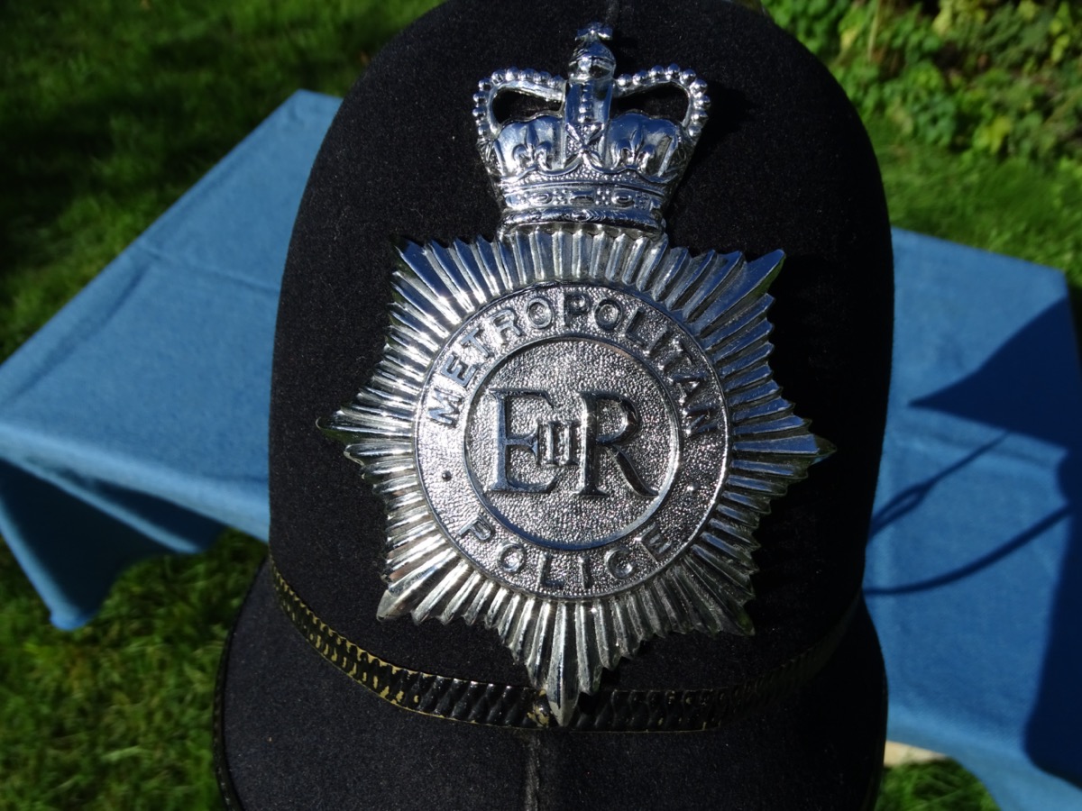 Original Helm eines englischen Polizisten / Bobbys, ca. 50 Jahre alt